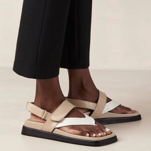 Alohas Decade Bicolor Sandals Thong-style White and Beige Size 11 Square Toe